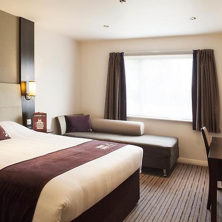 Premier Inn Watford Central Watford (Hertfordshire) Exterior foto