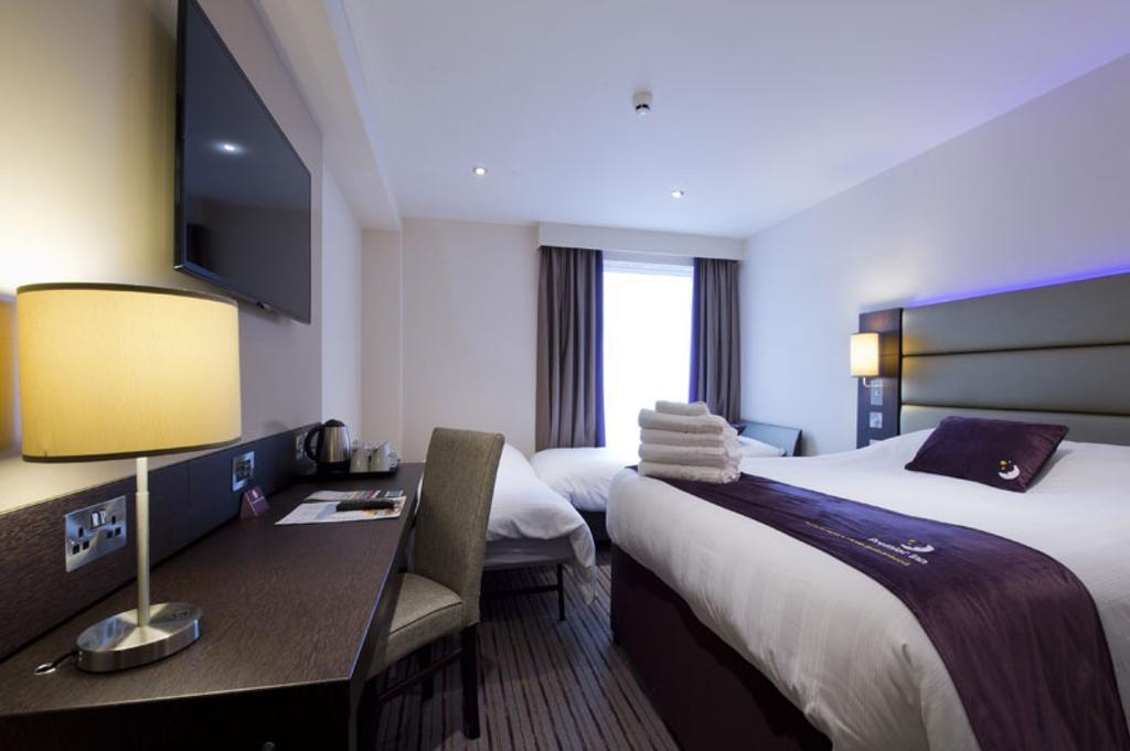 Premier Inn Watford Central Watford (Hertfordshire) Exterior foto