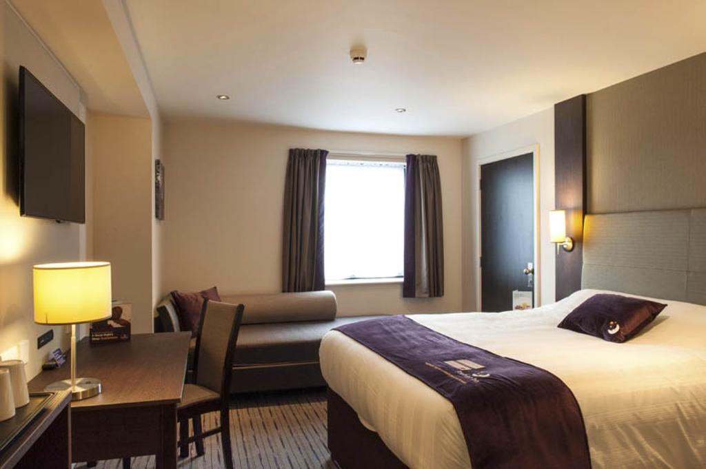 Premier Inn Watford Central Watford (Hertfordshire) Exterior foto