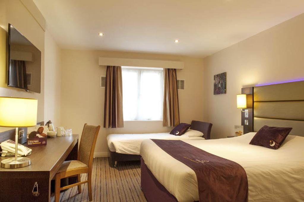 Premier Inn Watford Central Watford (Hertfordshire) Exterior foto